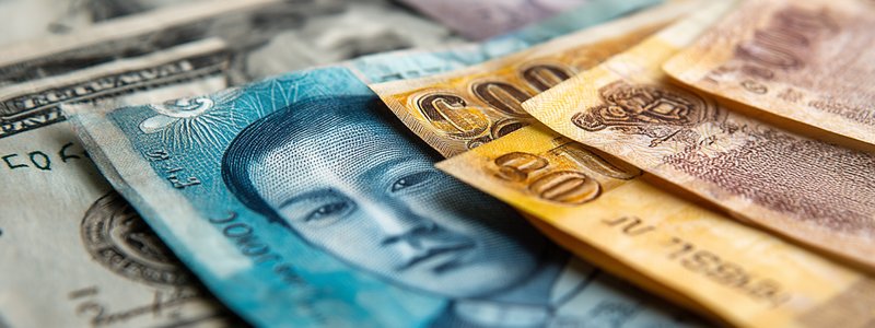 Peruvian sol banknotes and currency exchange